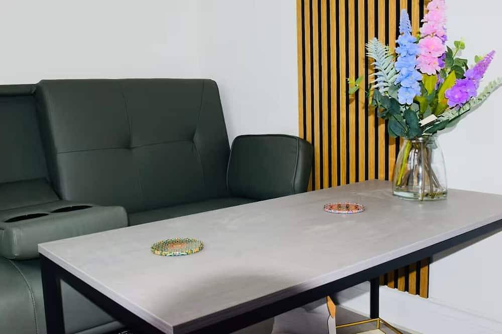 Stylish & Compact Central Mk 1-Bed Walk to Station | Business Ready Free Parking in Milton Keynes, Südostengland