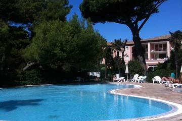 Gîte pour 6 personnes, avec jardin et jacuzzi ainsi que piscine et balcon dans Plage La Badine