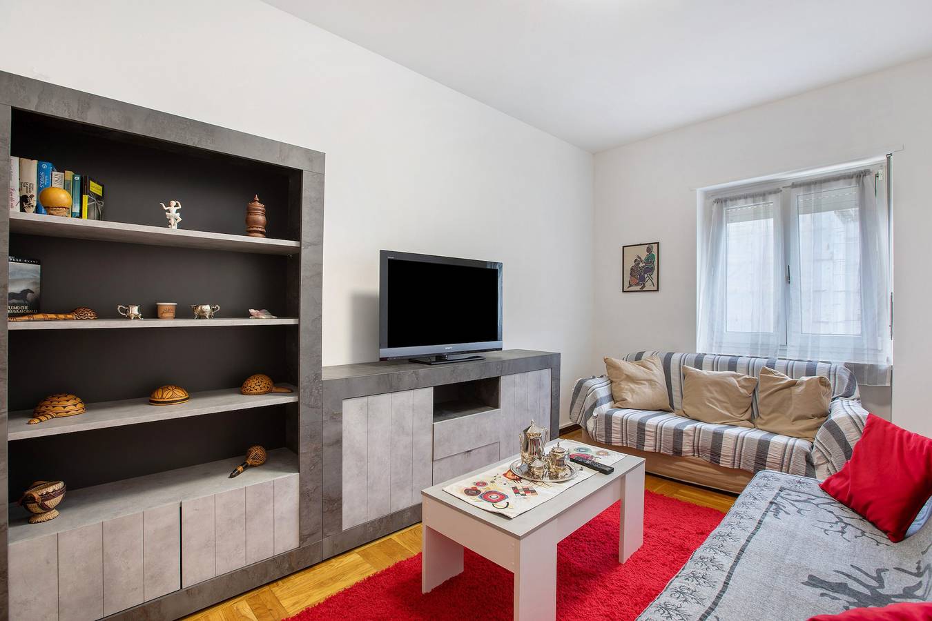 Ganze Wohnung, Ferienwohnung 'Casa Rosa' mit Bergblick und Balkon in Aosta, Walliser Alpen