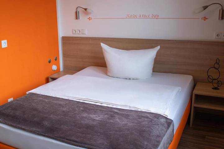 Hotel für 4 Personen, mit Terrasse in Neu-Ulm - 4