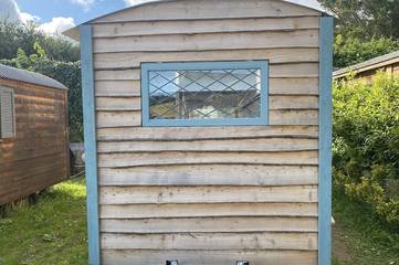Log Cabin for 2 People in Plymouth, South Devon, Photo 3