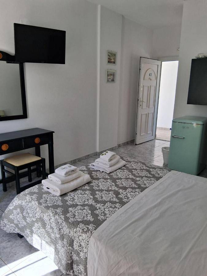 Maison d’hôte pour 3 personnes, avec balcon dans Adamas - 2