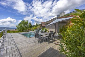 Cottage pour 6 personnes, avec piscine, adapté aux familles à Talloires
