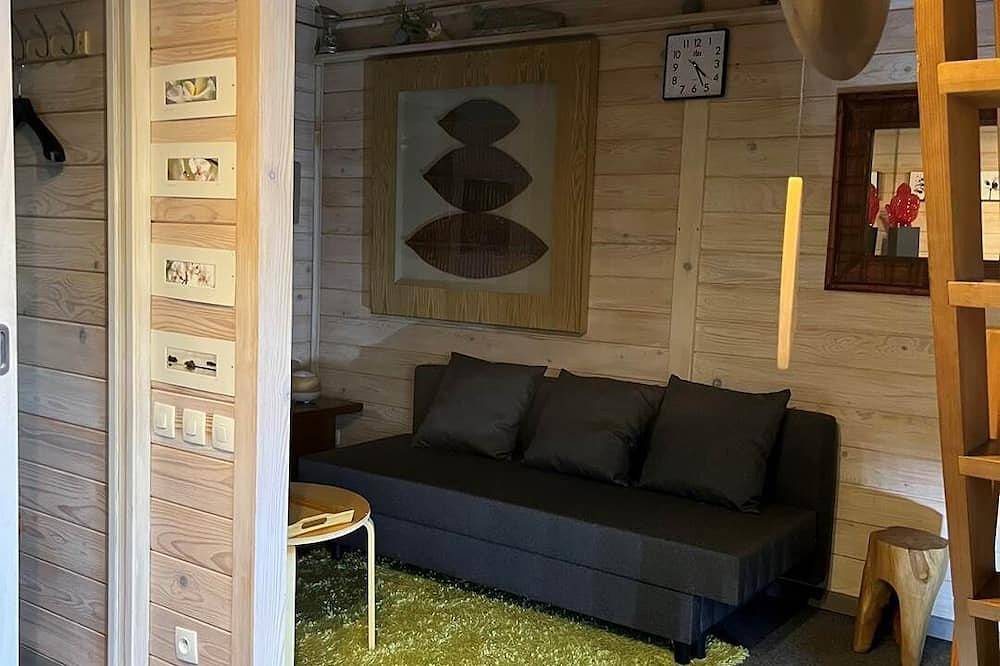 Chalet Dolce Vita (2 personnes) Acces A L'Espace Welness avec piscine , jacuzzi , sauna , hammam possible en supplément sur réservation selon disponibilités 2 heures. A Reserver Sur Le Site lagrangeaucorps.com. in Gussignies, Avesnes-sur-Helpe