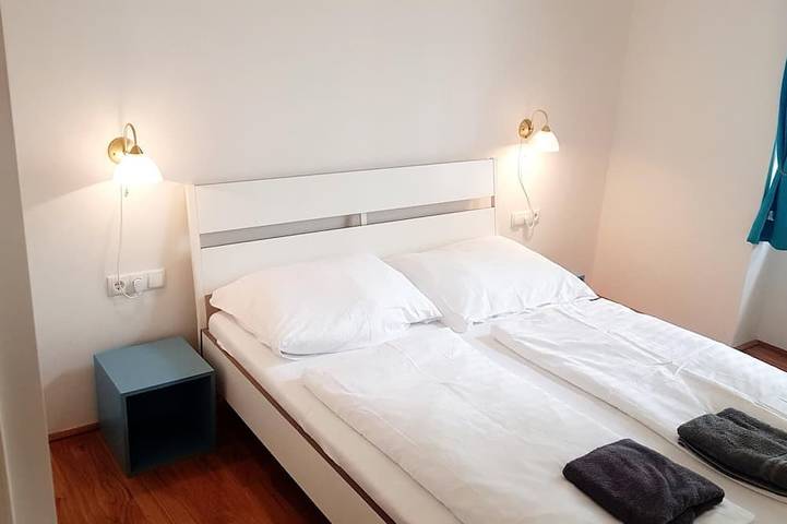 Entire apartment, Deluxe 3 Br Apartment A14 in historic city center with AC in Vienna City Center, Vienna