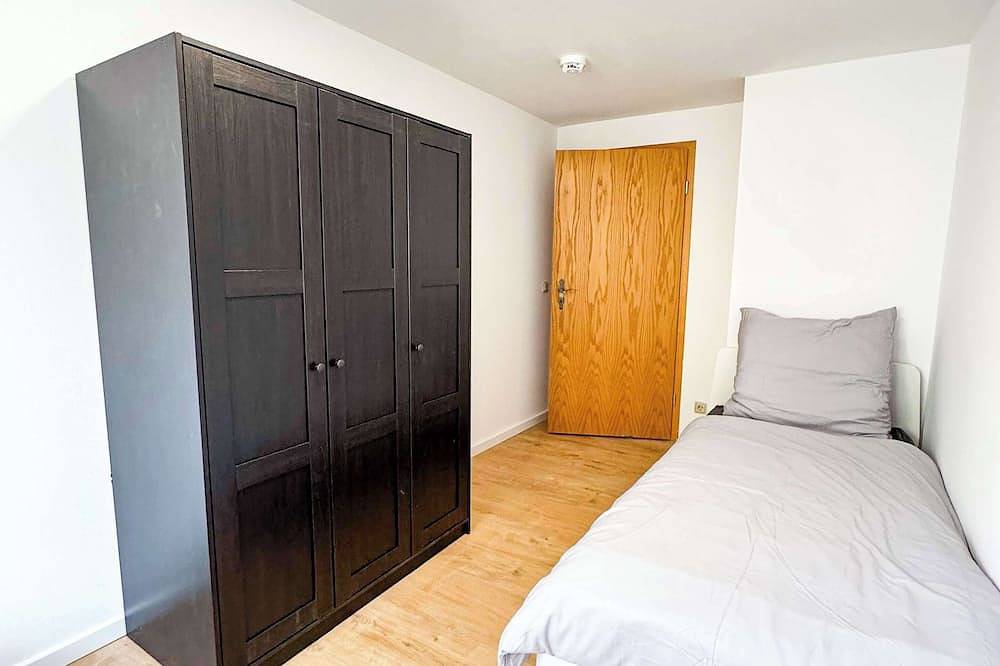 Ganze Wohnung, Helle und geräumige Wohnung in Süd-Berlin mit Parkplatz in Großbeeren, Teltow-Fläming