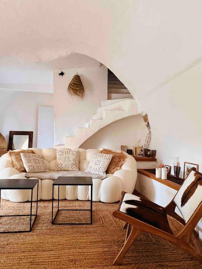 Location de vacances pour 8 personnes, avec vue et jardin ainsi que terrasse et piscine à Notre-Dame-de-la-Rouvière - 4