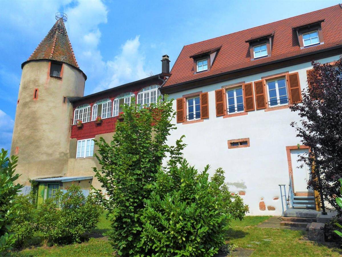 Appartement entier, Les gîtes de la Tour, appartement "La Plaine" in Saint-Hippolyte, Parc naturel régional des Ballons des Vosges