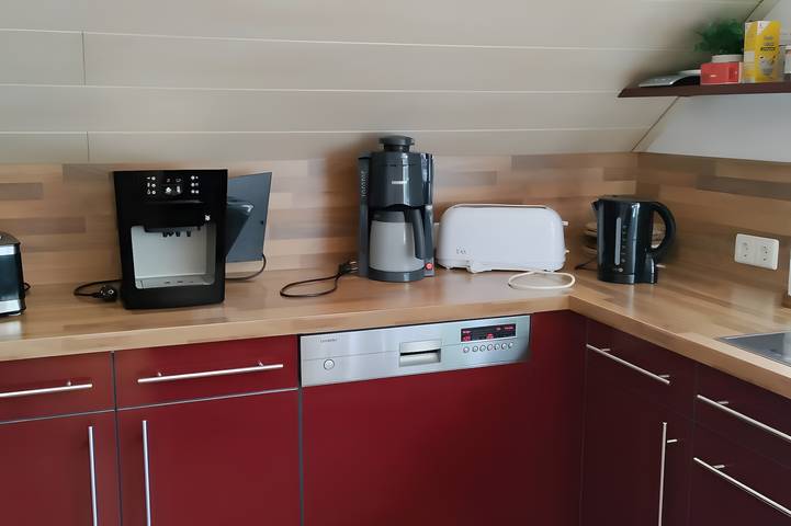 Ganze Wohnung, Wohnung im Grünen unterm Rosenstein mit Bergblick, privater Terrasse und Wlan in Lautern, Heubach