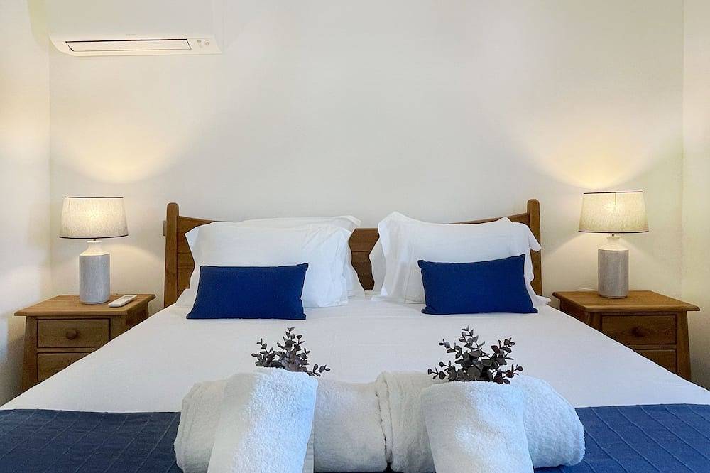 Stylish 2 bedroom country home close to Zambujeira do Mar in Zambujeira do Mar, Costa Alentejana