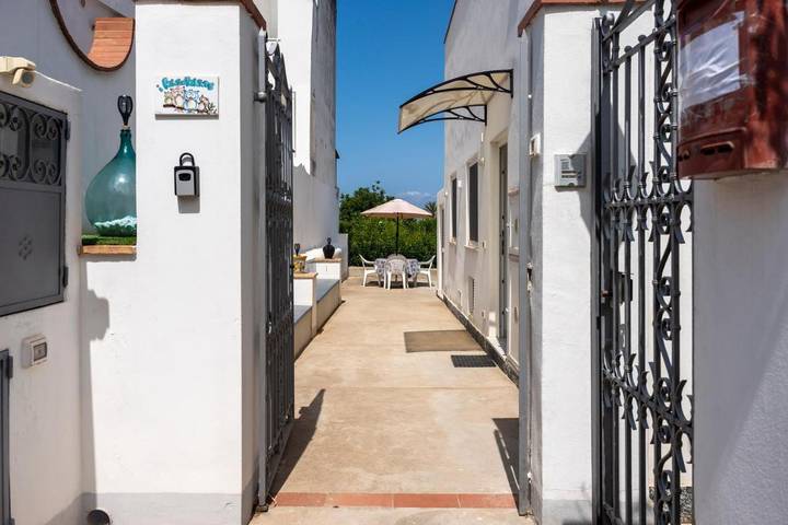 Casa vacanza per 4 persone, con terrazza e panorama, adatto a famiglie con bambini in Anacapri