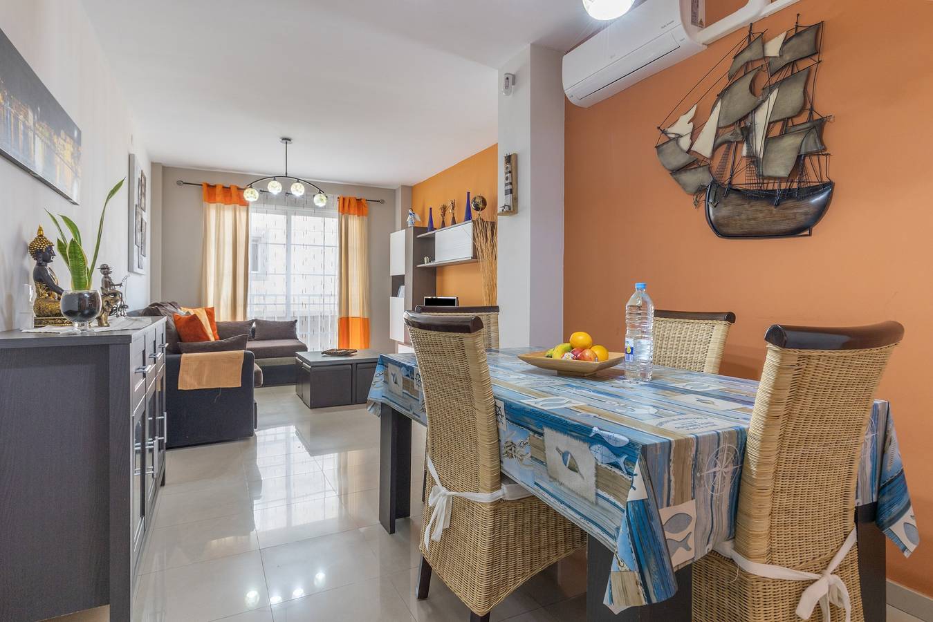 Appartement entier, Appartement de vacances 'Casa Nurita y El Cho' avec vue sur mer, Wi-Fi et climatisation in Playa de Gran Tarajal, Gran Tarajal