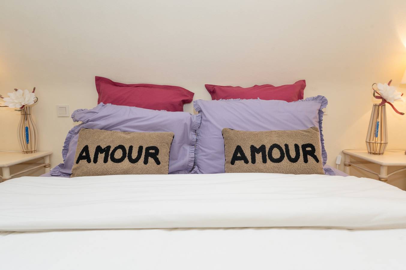 Chambre d’hôtes « Chambre Romantique » avec piscine, terrasse partagées et Wi-Fi in Saint-Avé, Parc naturel régional du Golfe du Morbihan