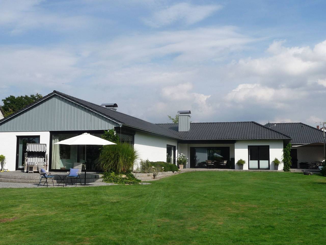 Großzügiges Haus mit traumhafter Gartenanlage in Rodewald, Aller-Leine Valley