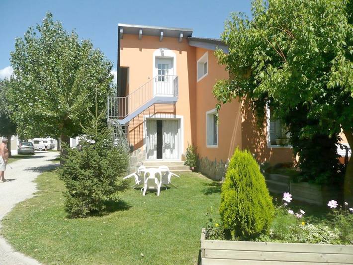 Apartamento para 2 personas, con Terraza además de Jardín y Vistas en Bourg-Madame