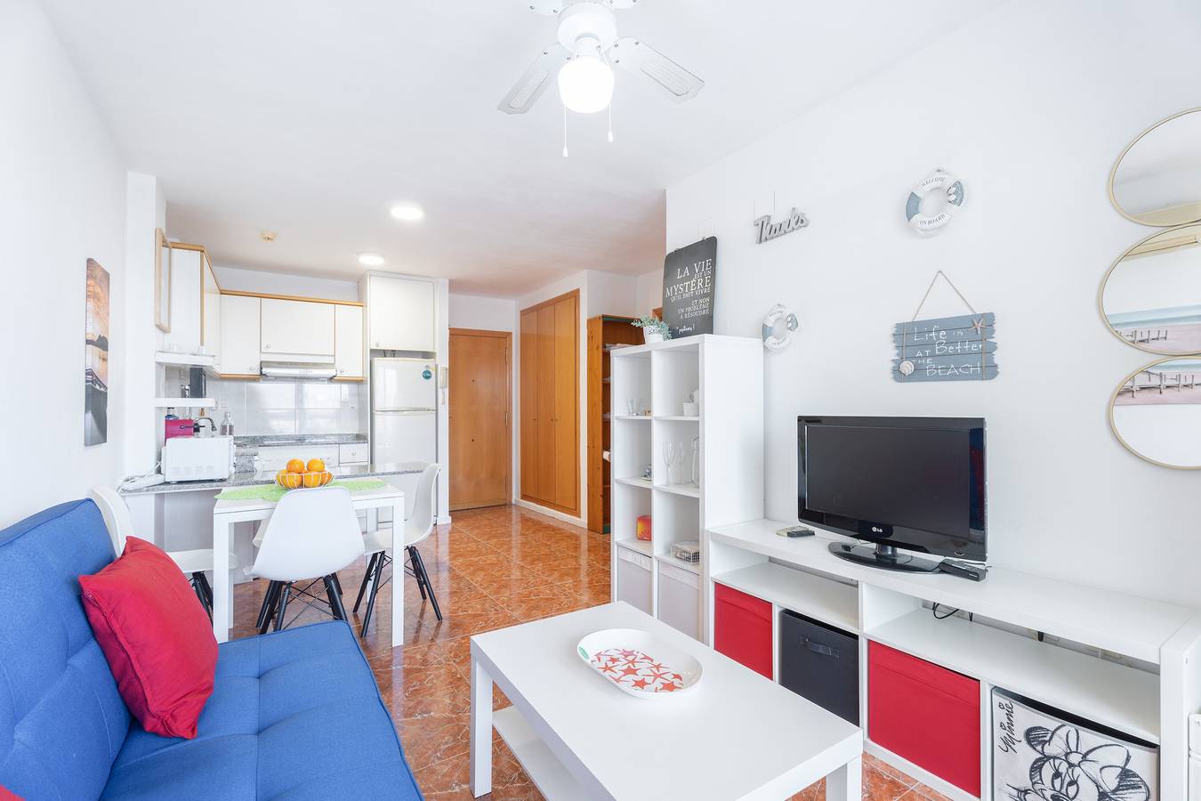 Apartamento entero, Apartamento 'Playa Canet' con vistas al mar, terraza privada y aire acondicionado. in Canet de Berenguer, Costa de Valencia