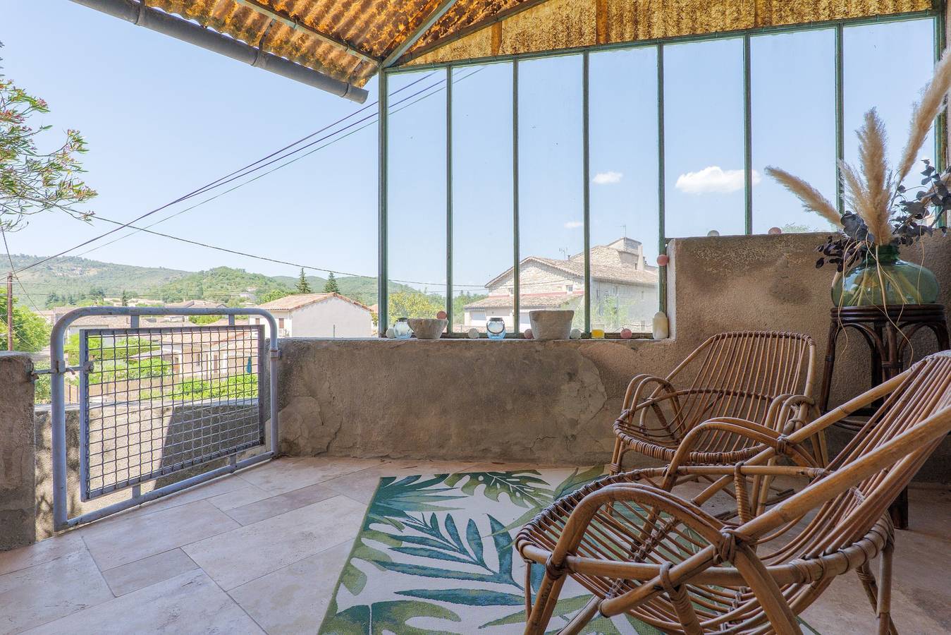 Charmante maison à Vallon Pont d'Arc avec terrasse privée, jardin et Wi-Fi in Vallon-Pont-d'Arc, Gorges de l’Ardèche