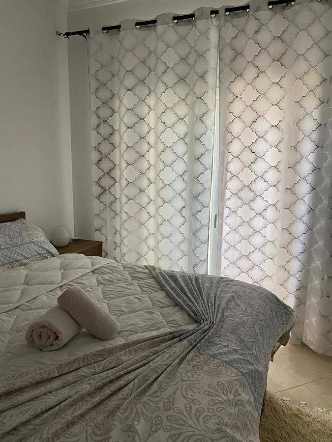 Gîte pour 13 personnes, avec piscine ainsi que terrasse et vue, animaux acceptés dans Madagh - 2