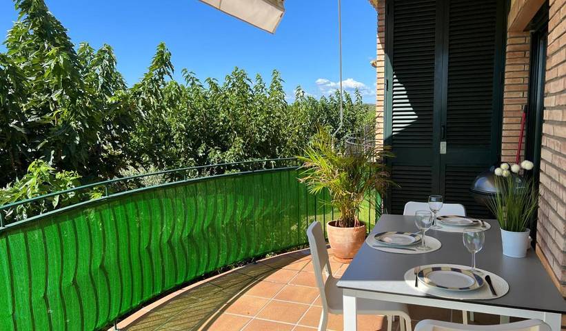 Gîte pour 4 personnes, avec terrasse et vue, animaux acceptés à Torroella de Fluvià