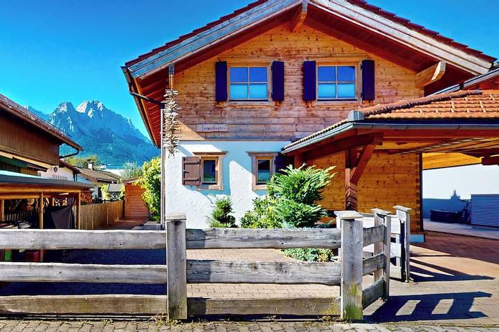 Ferienhaus für 12 Personen, mit Garten und Balkon