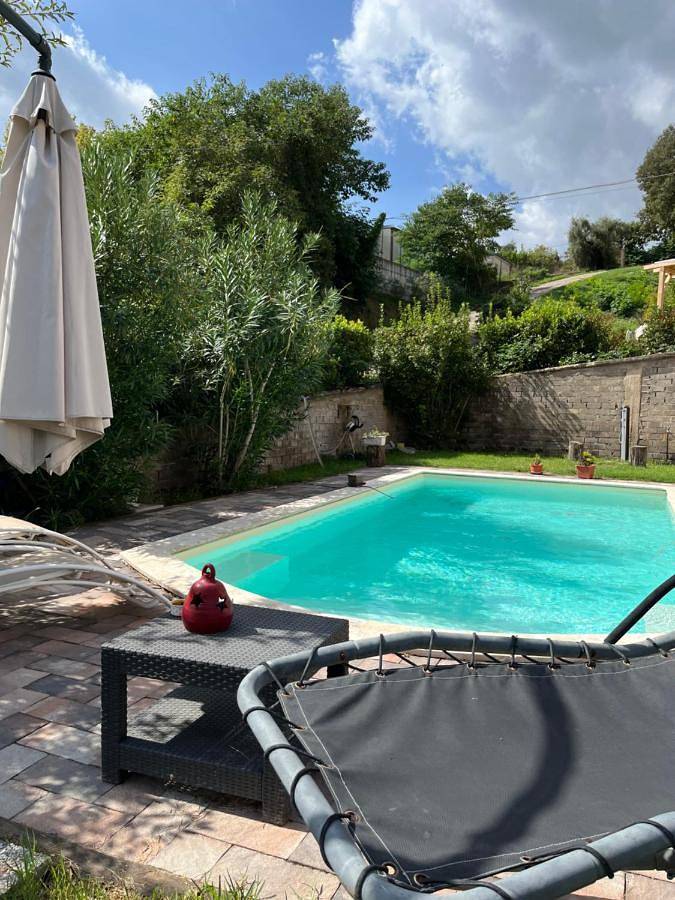 Appartamento vacanze per 4 persone, con giardino e panorama nonché piscina, con animali domestici - 1