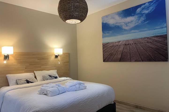 Gîte pour 4 personnes, avec jacuzzi à Cuges-les-Pins - 2