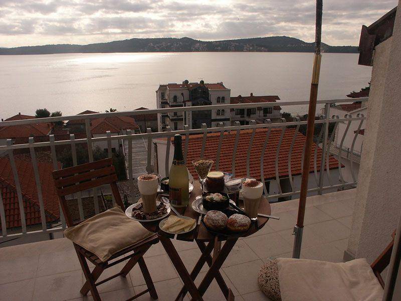 Ganze Ferienwohnung, Ferienwohnung in Seget Donji mit Garten und Grill in Trogir, Split-Dalmatien