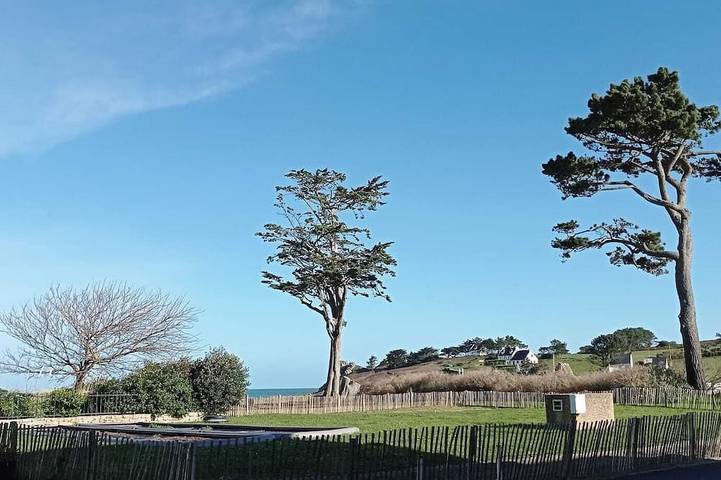 Appartement de vacances pour 4 personnes, avec balcon ainsi que piscine et jardin, animaux acceptés