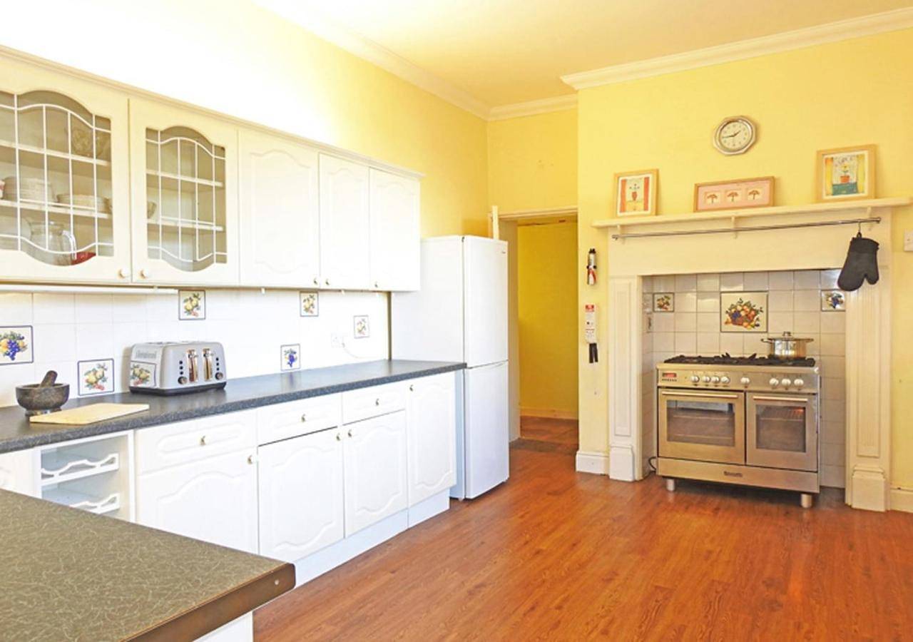 Seven-Bedroom House in Gosport, Hampshire