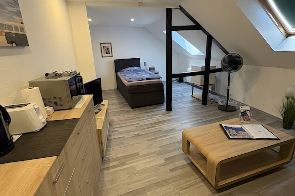 Ganze Wohnung, Niedliche gemütliche 2-Zimmer-Wohnung im Dachgeschoss in Helmstedt, Braunschweig und Umgebung