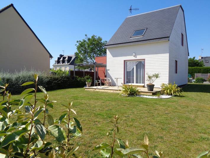 Gîte pour 6 personnes, avec terrasse et jardin