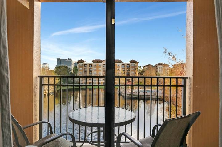 Apartamento de vacaciones para 7 personas, con terraza además de piscina y vistas al lago - 1