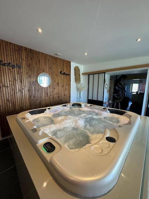 Maison spacieuse spa & jardin in Brest, Région de Brest