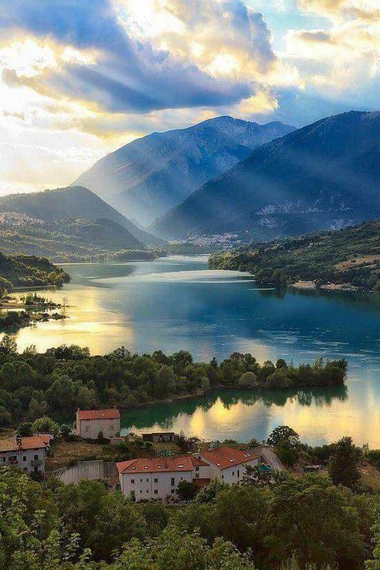 Appartamento per 6 persone, con giardino e vista lago in Villetta Barrea