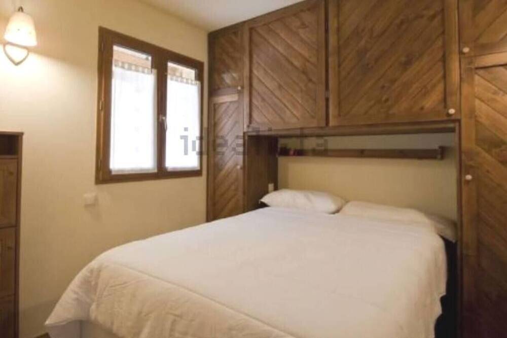 Entire apartment, Enjoyable apartment with fast Wifi in charming Latour-de-Carol in Latour-de-Carol, Prades region