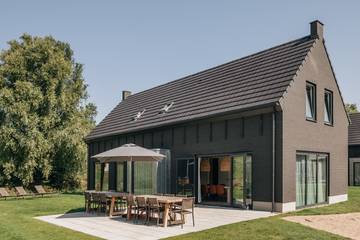 Villa für 16 Personen, mit Terrasse und Sauna sowie Garten und Kinderpool in Zeeland