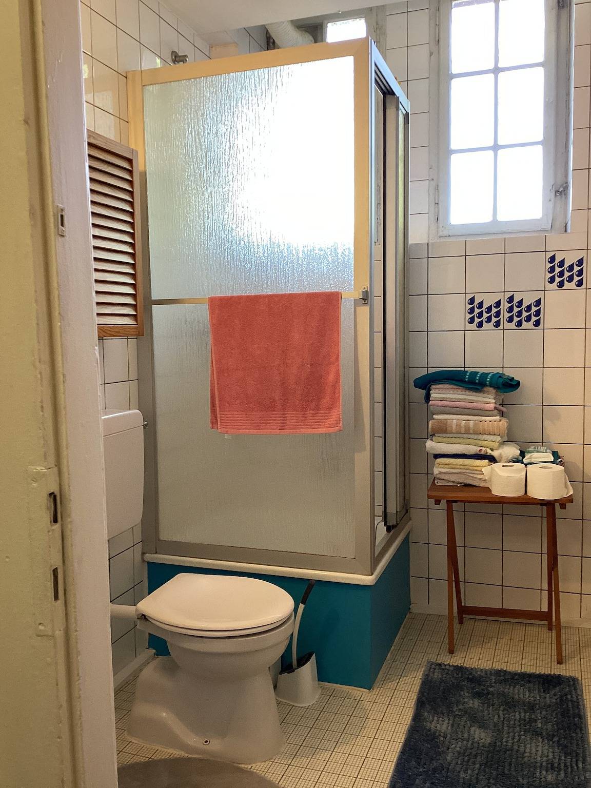 Ganze Wohnung, Apartment „Im Ersten Stock“ mit Bergblick, Gemeinschaftsgarten und Wlan in Üxheim, Vulkaneifel