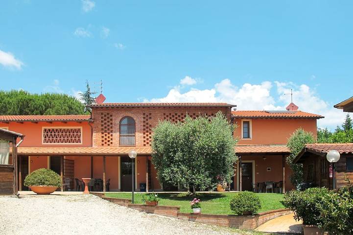 Gîte pour 5 personnes, avec piscine et terrasse dans Orentano