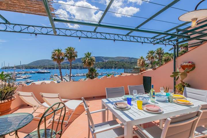 Glamping voor 4 personen, met terras op Elba