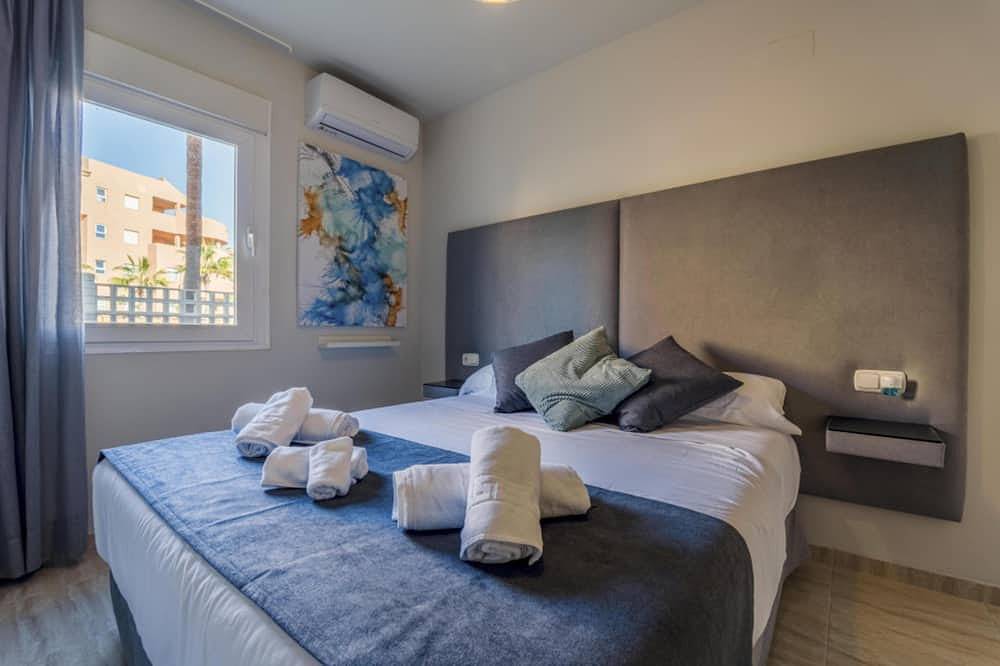 Entire apartment, Two bedroom apartment with terrace in Marina (Almerimar), El Ejido