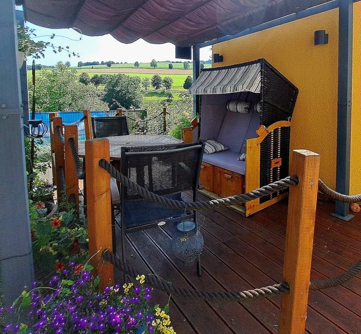 Hütte für 4 Personen, mit Terrasse und Ausblick im Sauerland