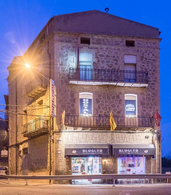 Casa de huéspuedes, con Balcón además de Terraza y Vistas en Balaguer 