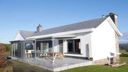 Gîte pour 8 personnes, avec terrasse et jardin à Lierneux