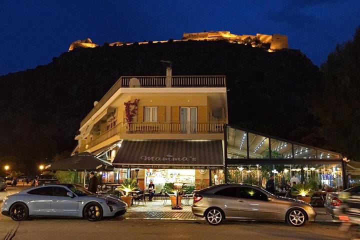Ferienwohnung für 6 Personen, mit Ausblick und Terrasse in Nafplio