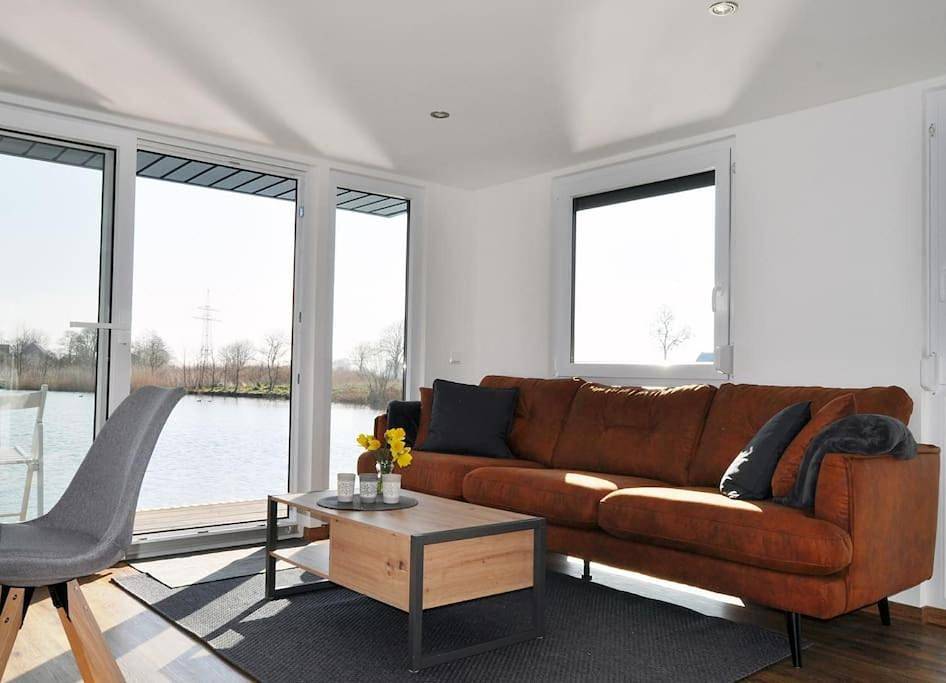 Mobile Home in Wangermeer, Wangerland