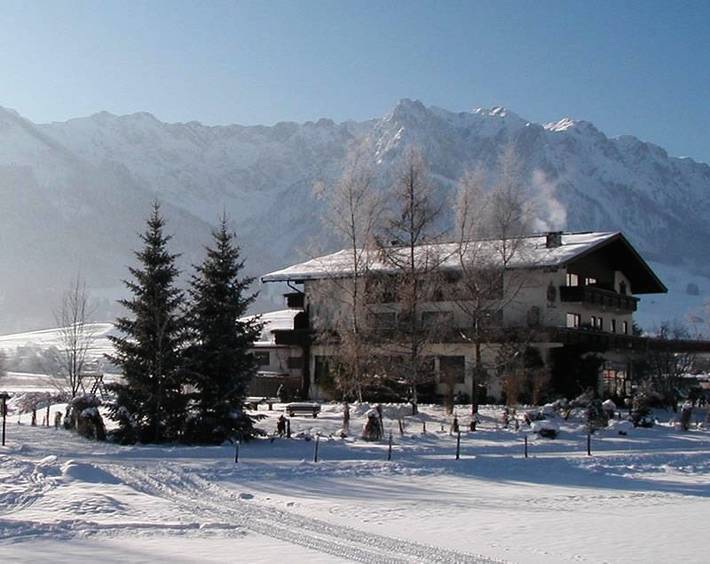 Ferienwohnung für 8 Personen, mit Seeblick und Garten sowie Balkon und Ausblick in Walchsee - 2