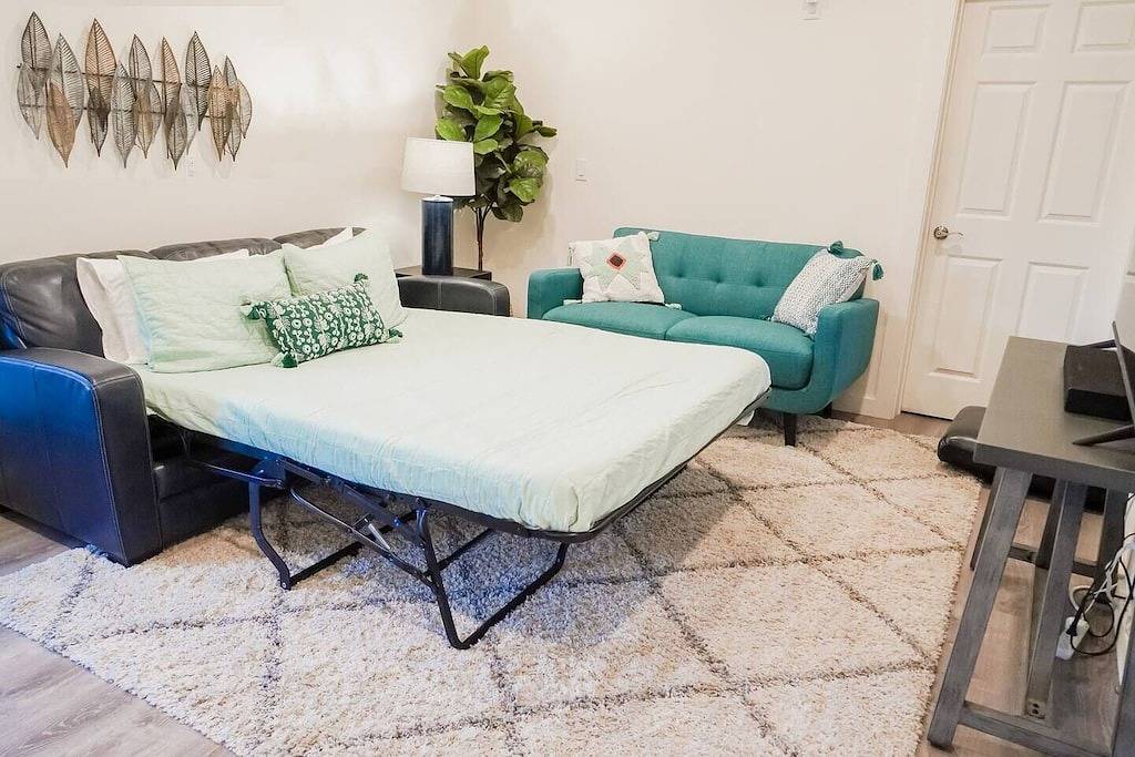 Secluded Sands ~ 7Br 4Ba Private Beach Access, A/C in Kawela Bay, North Shore (Oahu)