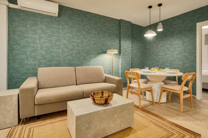 Apartahotel para 4 personas, con terraza en Sevilla