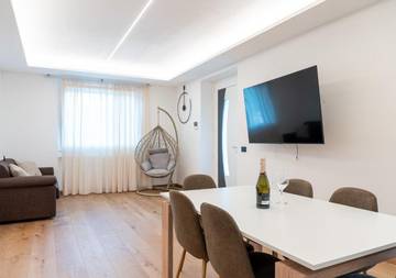 Gîte pour 6 personnes, avec jardin ainsi que terrasse et vue à San Giovanni Bianco