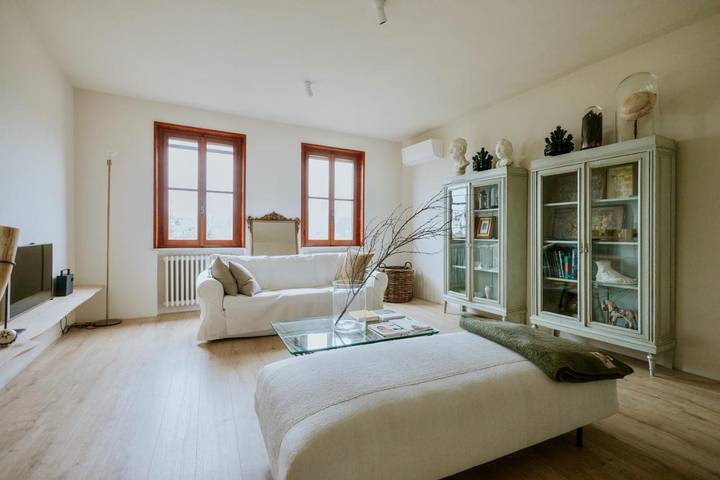 Location de vacances pour 8 personnes, avec vue et jardin dans Lesignano De Bagni